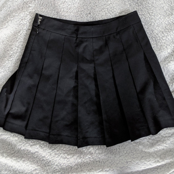 Aritzia Sunday Best skirt
